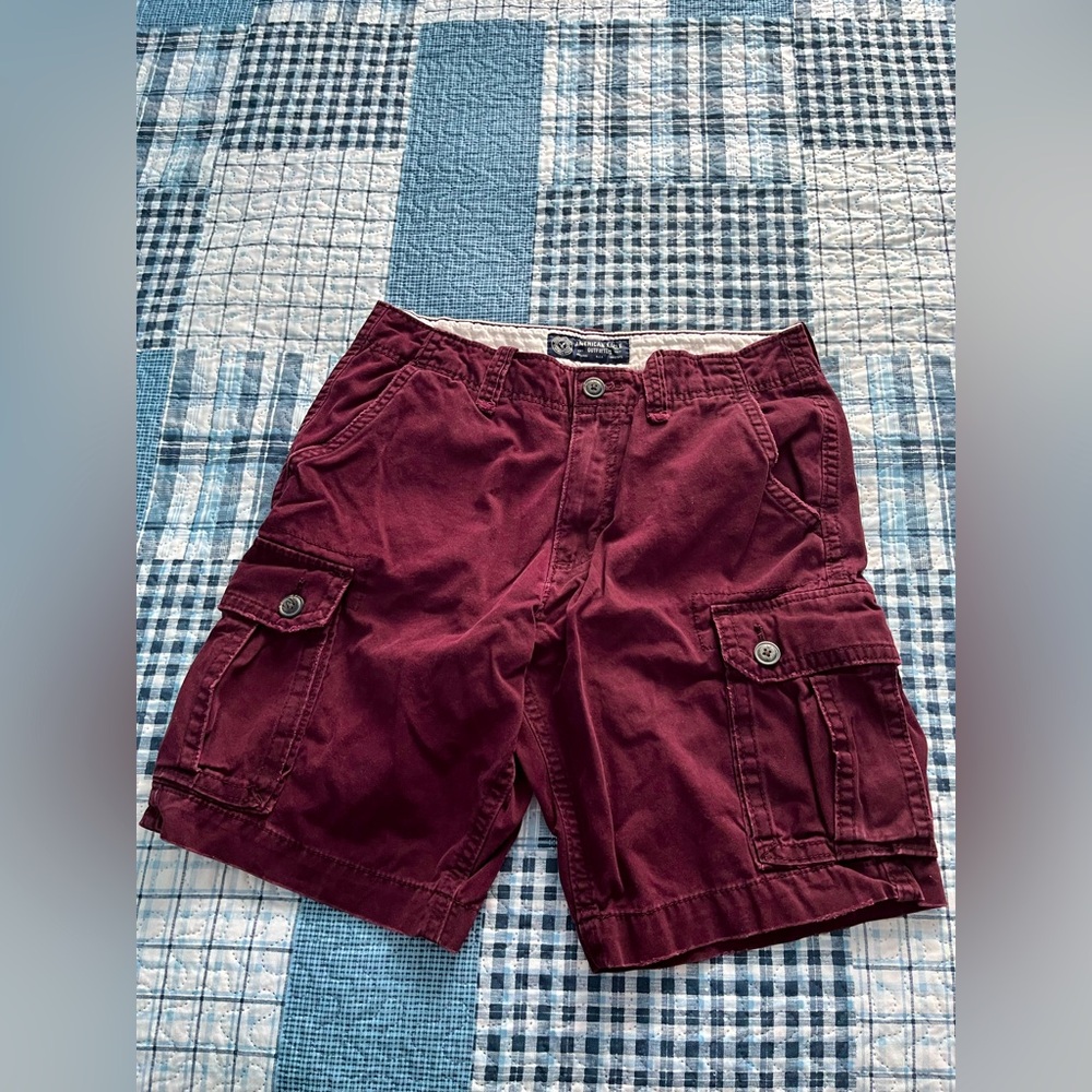 American Eagle Maroon/Wine Color Men’s Classic Cargo Shorts, Waist 33